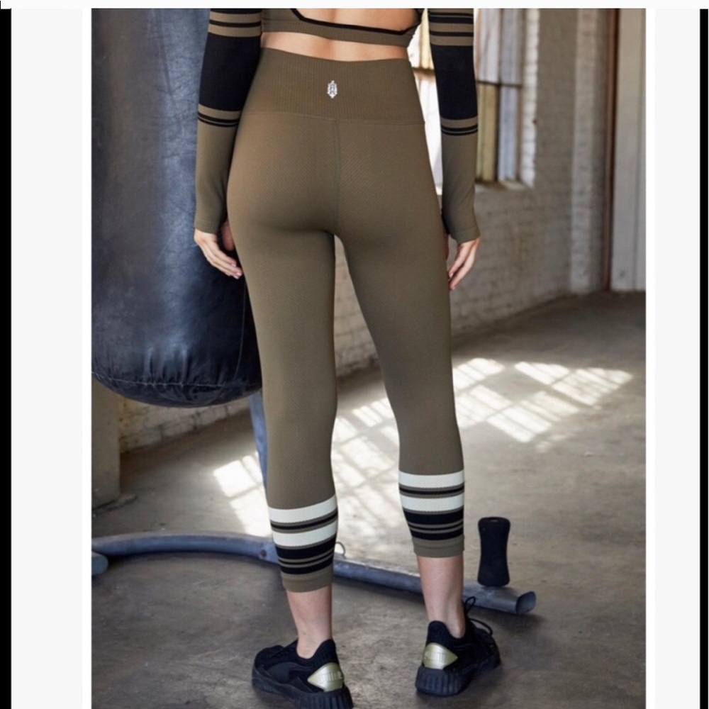 NWOT fp movement leggings